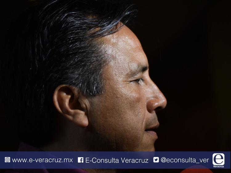 Pago de aguinaldos, nuevo desacuerdo entre Cuitláhuac y Yunes 