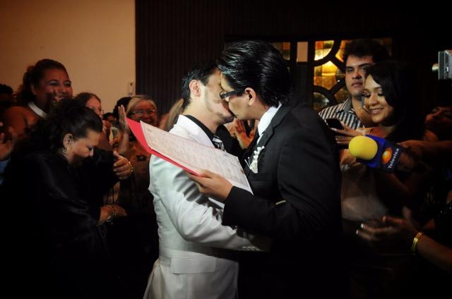 Conapred urge a Yunes impulsar iniciativa de matrimonio igualitario